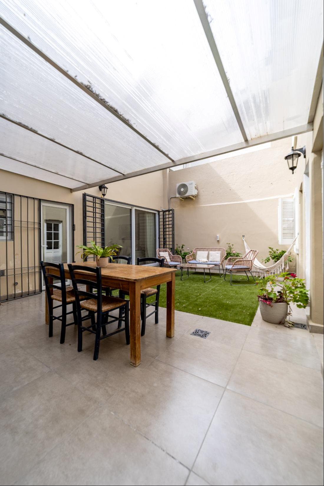 Venta Casa Cordón Sur 3 Dormitorios + escritorio y contruccion independiente. Garaje, patio